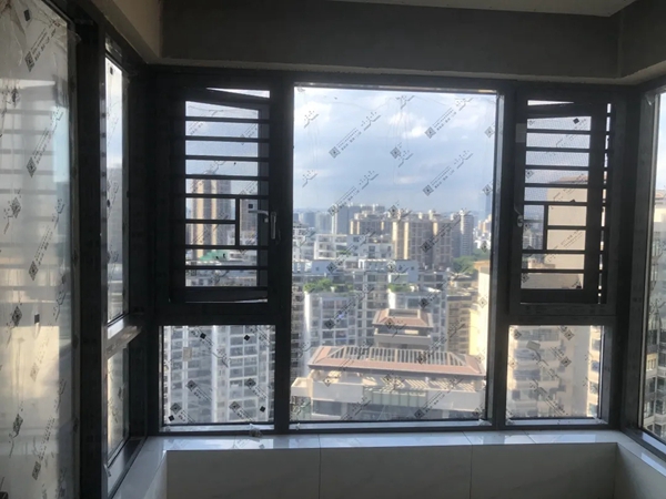 梵帝尔家居系统门窗| 南宁超大玻璃封阳台，精湛技艺营造美好家