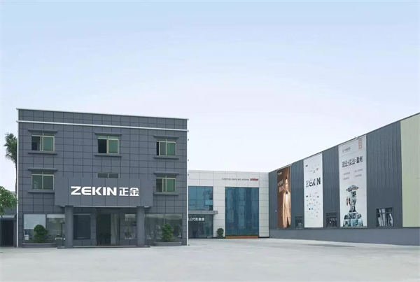 正金门窗丨正点承诺 优质服务准时到位