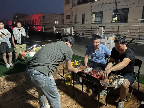 蔻帝COLDEC墙面定制的夏日狂欢团建