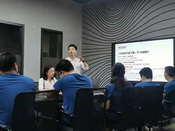 慧亚家居助力富奥斯门窗深度培训：高效转化激发更大市场活力