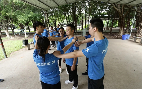 打牢坚实地基，利出一孔打胜仗丨罗马贵族门窗2021百日誓师大会圆满落幕！