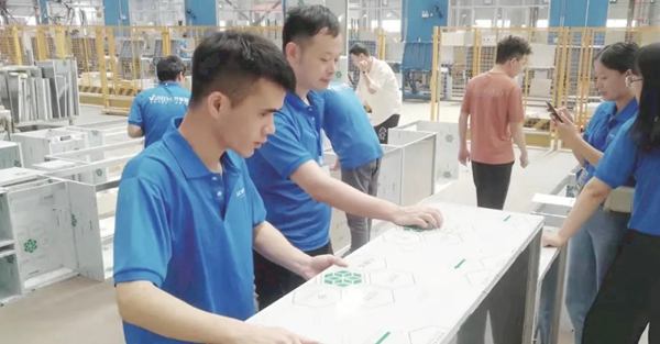 万格丽举行“胜在服务 赢在细节”品牌门店秋季集训 万格丽举行“胜在服务 赢在细节”品牌门店秋季集训