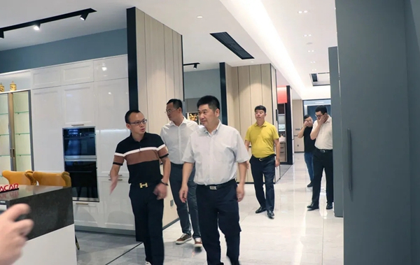 佳居乐高端全屋定制与华美立家达成战略合作