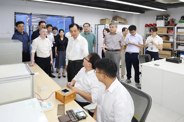 安徽省审计厅厅长罗建国率队到荣事达进行调研！