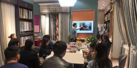 别的窗帘店都赶着成交订单，Ta说要先请客户喝杯咖啡？