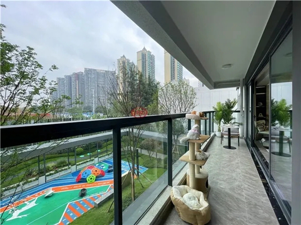 帝奥斯门窗|一方观景护栏，将天地私有！