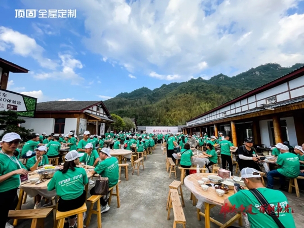 顶固全屋定制色之旅暨亲亲季6誓师大会完美收官 顶固全屋定制色之旅暨亲亲季6誓师大会完美收官