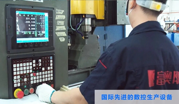 富奥斯门窗开启广告霸屏模式！继续跑出“高铁速度”！
