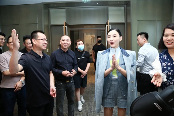 米兰壁纸·墙布·窗帘携手张柏芝,共同见证品牌形象焕新升级