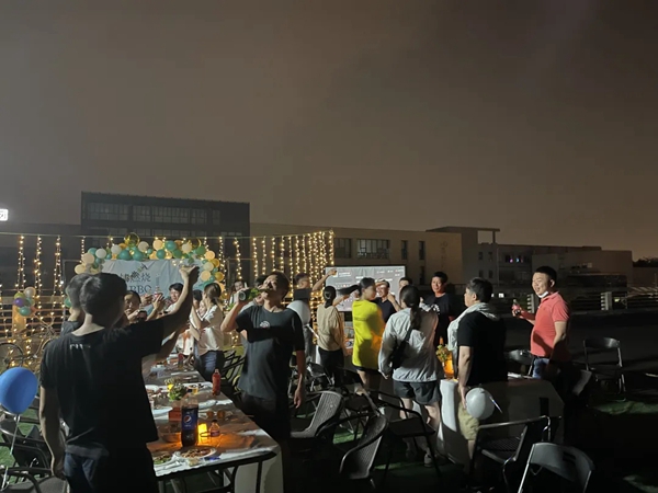 蔻帝COLDEC墙面定制的夏日狂欢团建
