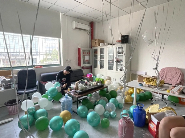 蔻帝COLDEC墙面定制的夏日狂欢团建