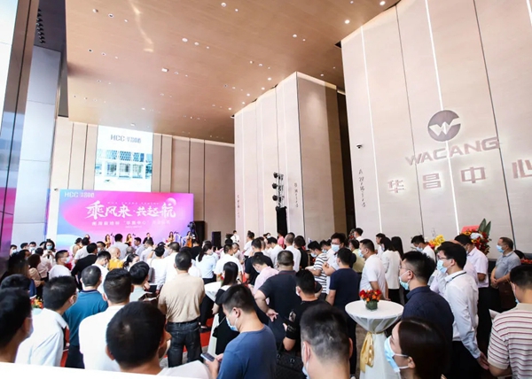 伟昌铝材门窗：南海新添一超甲级写字楼，世界500强领头入驻华昌中心！