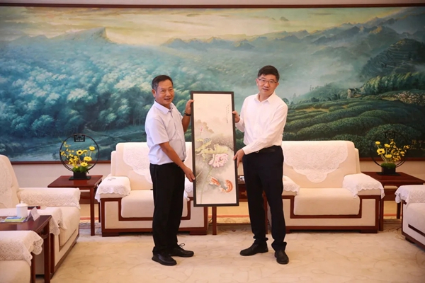 冠珠陶瓷| 新明珠西南绿色智能生产基地正式签约