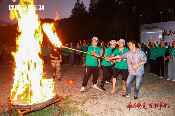 顶固全屋定制色之旅暨亲亲季6誓师大会完美收官 顶固全屋定制色之旅暨亲亲季6誓师大会完美收官