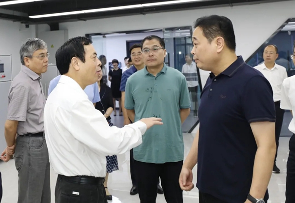 安徽省审计厅厅长罗建国率队到荣事达进行调研！
