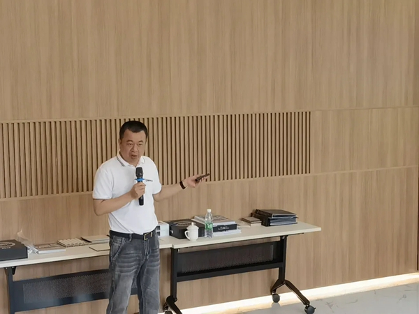 鹰牌陶瓷区域核心经销商齐聚天安新材安徽生产基地开启墙地专家新发展 鹰牌陶瓷区域核心经销商齐聚天安新材安徽生产基地开启墙地专家新发展