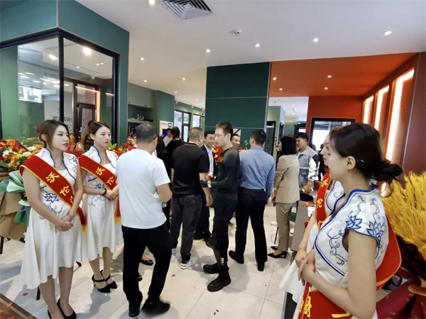 沃伦系统门窗山西大同店开业 沃伦系统门窗山西大同店开业