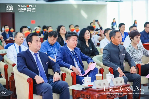 冠珠陶瓷携手人民日报文创“中国潮”，以国韵之美砖筑美好中国人的家！