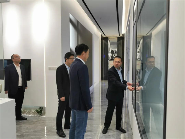 富轩全屋门窗迎来佛山江西商会会长莅临参观 富轩全屋门窗迎来佛山江西商会会长莅临参观
