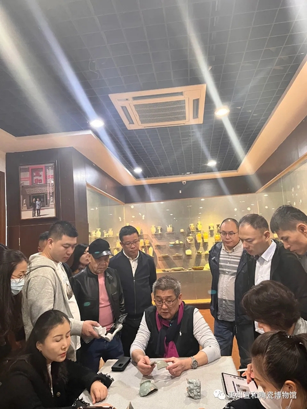暨南大学古陶瓷研究班莅临禹州宣和陶瓷博物馆学习参观