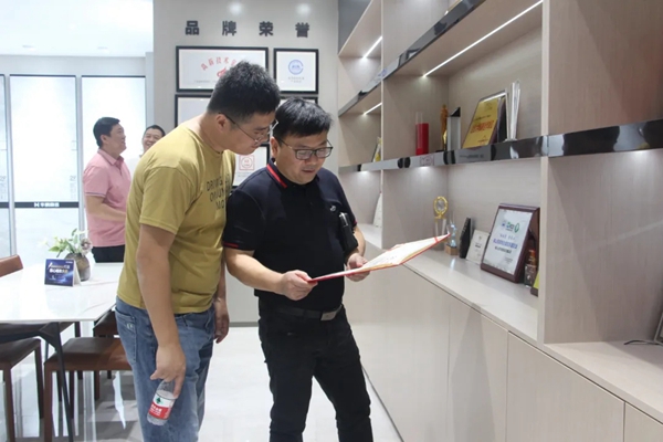 华鹏陶瓷四大运营中心起航 华鹏陶瓷四大运营中心起航