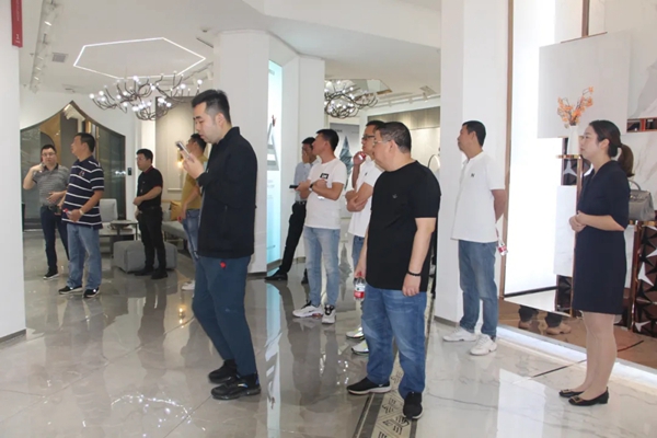 华鹏陶瓷四大运营中心起航 华鹏陶瓷四大运营中心起航
