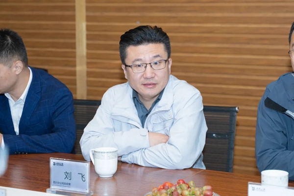 居然之家总经理刘飞及各区域领导首次考察门窗行业,第一站到访美萨门窗!