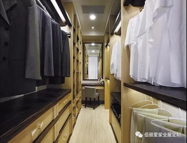 佰丽爱家全屋定制|衣帽间布局设计全攻略！