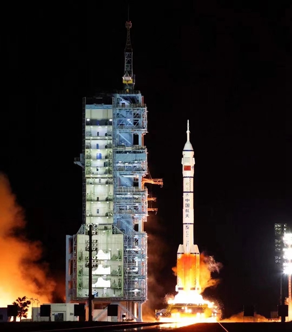 祝贺神舟十三号发射圆满成功！轩尼斯门窗受邀赴东风航天城观礼