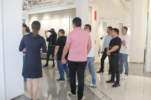 华鹏陶瓷四大运营中心起航 华鹏陶瓷四大运营中心起航