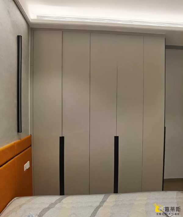 嘉蒂斯全屋定制实拍案例:190m²轻奢极简设计图VS安装后