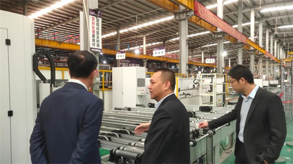 富轩全屋门窗迎来佛山江西商会会长莅临参观 富轩全屋门窗迎来佛山江西商会会长莅临参观