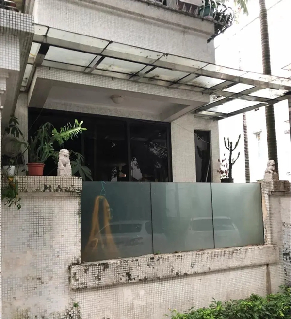 尚品宅配|阳台改卫生间，还装个玻璃洗衣房？！这75㎡老破小学区房真让人惊掉下巴！