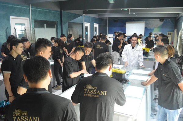 TASSANI塔萨尼艺术涂料▏凹凸空间第32期培训开启,以意式匠心为终端赋能 TASSANI塔萨尼艺术涂料▏凹凸空间第32期培训开启,以意式匠心为终端赋能