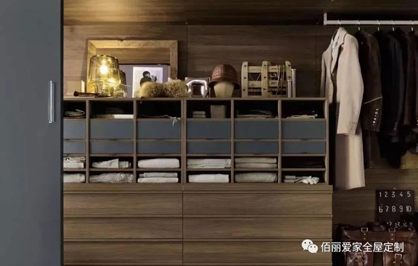 佰丽爱家全屋定制|衣帽间布局设计全攻略！