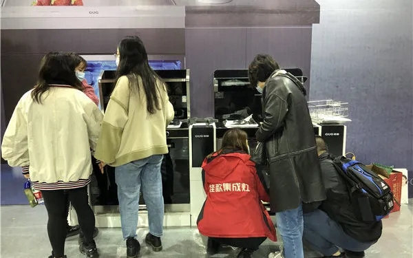 佳歌集成灶携健康智能无烟新厨房惊艳亮相，只等你来！