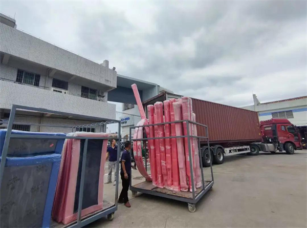 卡诺门窗海外别墅门窗订单火爆 陆续整柜发货