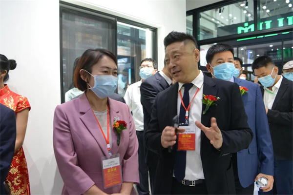 米兰之窗丨中国(潍坊)家居门窗博览会开幕 欢迎重要领导亲临参观指导