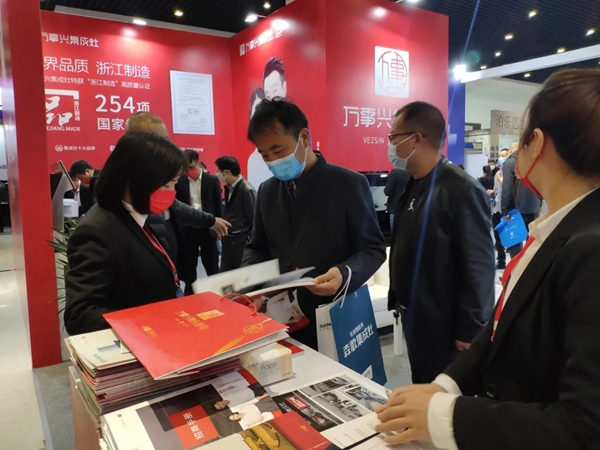万事兴集成灶|嵊州厨电展火力全开，C位出圈！