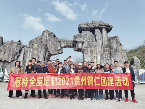 冠特定制家具标杆经销商——之常德售后安装