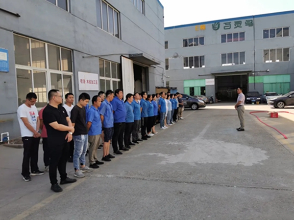 成图百灵鸟新一代喷涂线启动，超大尺寸满焊窗框批量喷涂