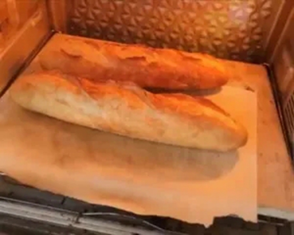 佳歌集成灶|面包能有多硬?先看看你的烤箱够不够硬!