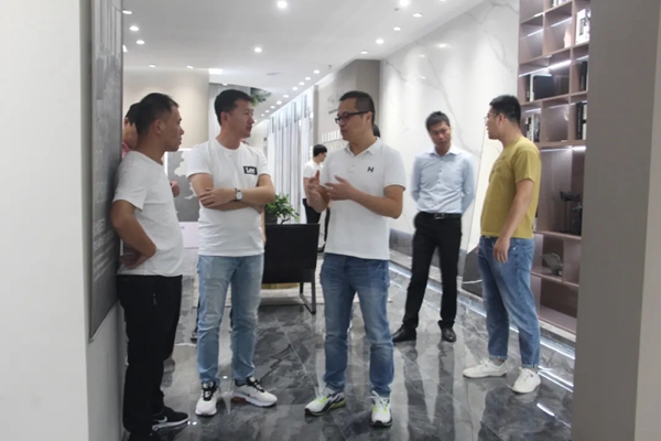 华鹏陶瓷四大运营中心起航 华鹏陶瓷四大运营中心起航