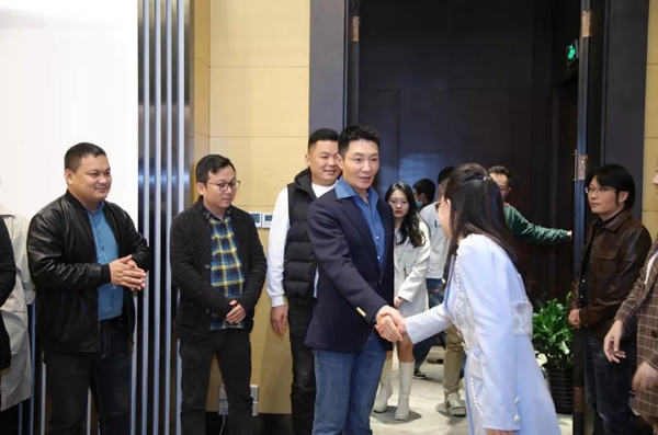 李宗翰倾情代言蒙太奇高端艺术壁材，引领艺术涂料新时代