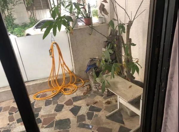 尚品宅配|阳台改卫生间，还装个玻璃洗衣房？！这75㎡老破小学区房真让人惊掉下巴！