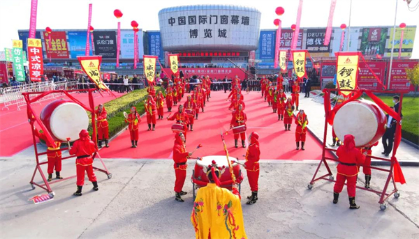 【今日聚焦】第十三届中国(潍坊)家居门窗博览会今日开幕！