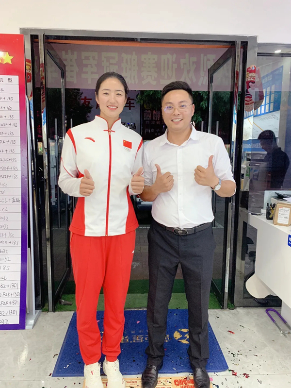 蓝炬星集成灶，东港奥运赛艇冠军崔晓桐烹饪“神器”新选择！