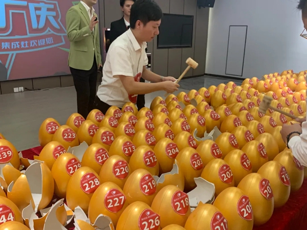 直播砸金蛋风暴，厨壹堂13周年厂庆圆满收官
