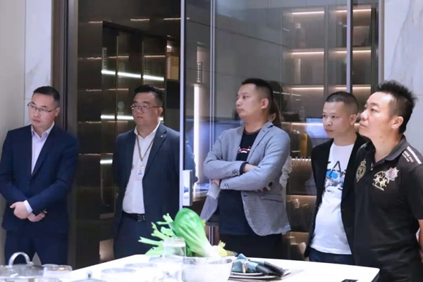 CBD家居董事及领导一行莅临BSPH宝思派智能家居参观交流 CBD家居董事及领导一行莅临BSPH宝思派智能家居参观交流