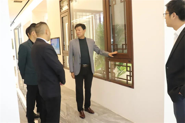 富轩全屋门窗欢迎南京移门协会会长一行走访交流